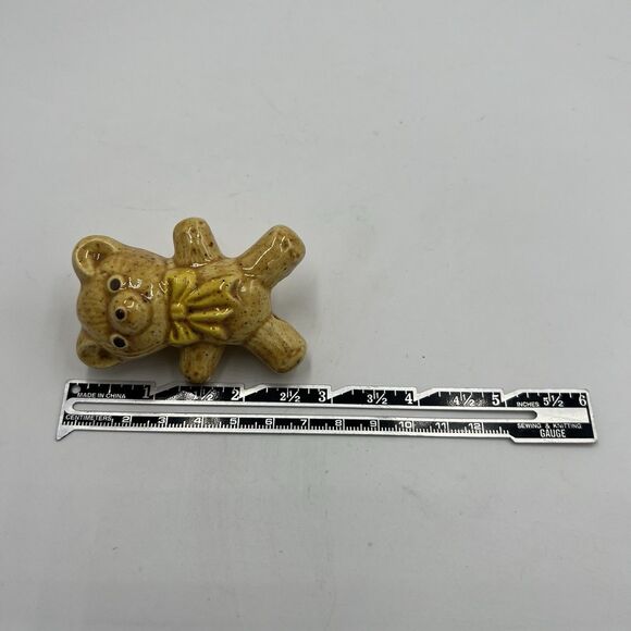 Rare Vintage Macrame Ceramic Bead Baby Bear Brown Yellow Bow Figurine Stuffy - Picture 6 of 7